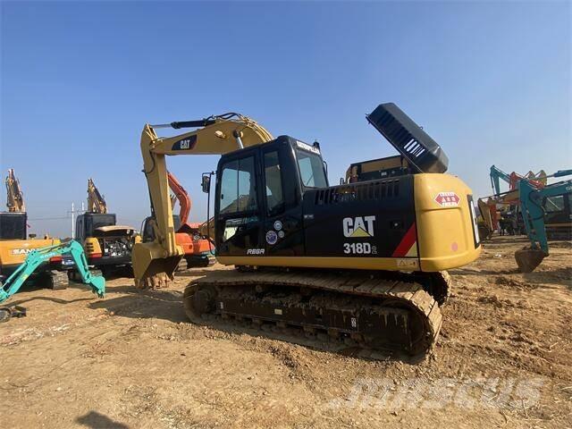 CAT 318D2 Lánctalpas kotrók
