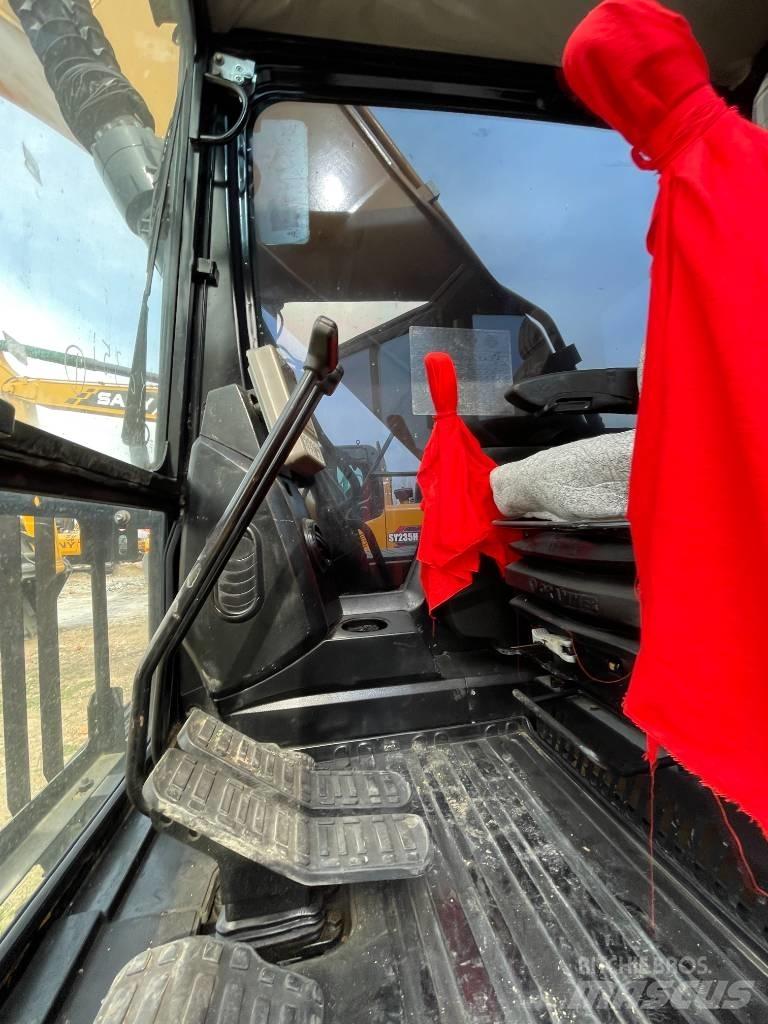 Sany 215 Közepes (midi) kotrók 7 t - 12 t
