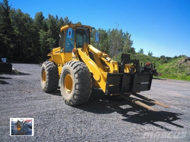 John Deere 644 D Gumikerekes homlokrakodók