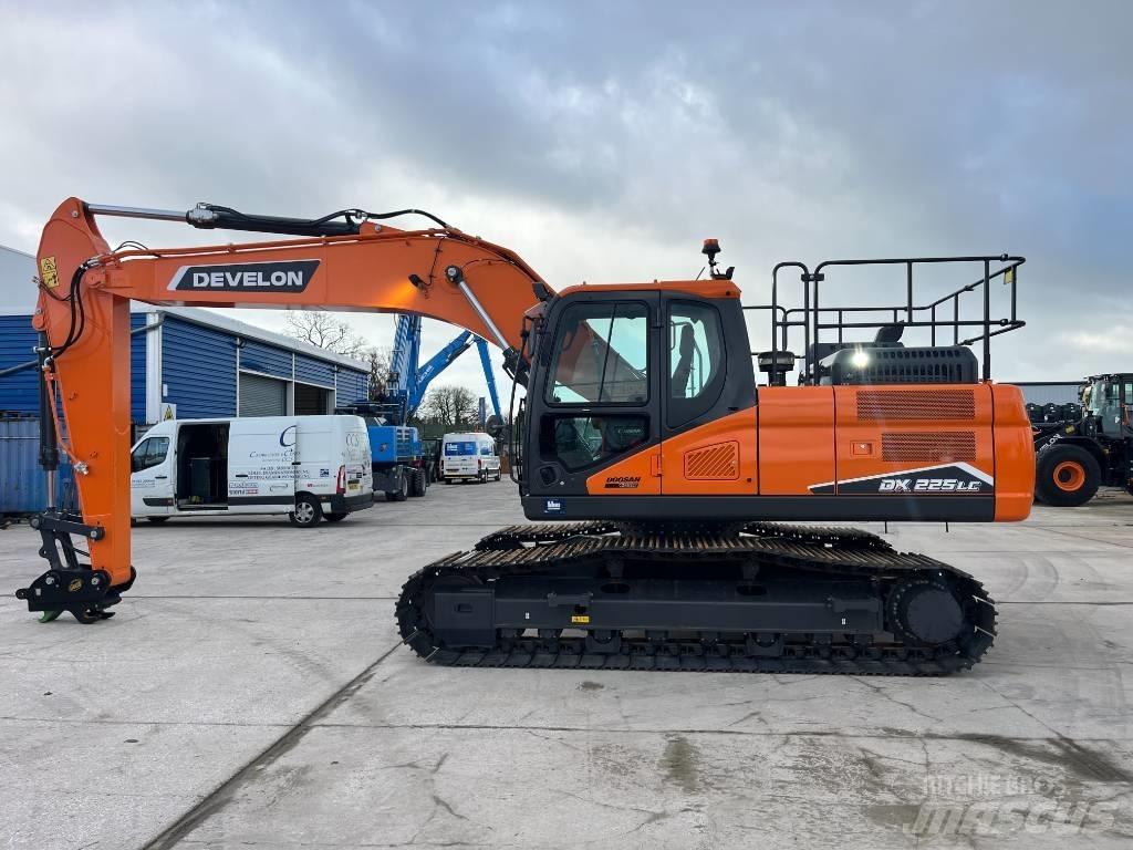 Develon DX 225 LC-7 Lánctalpas kotrók
