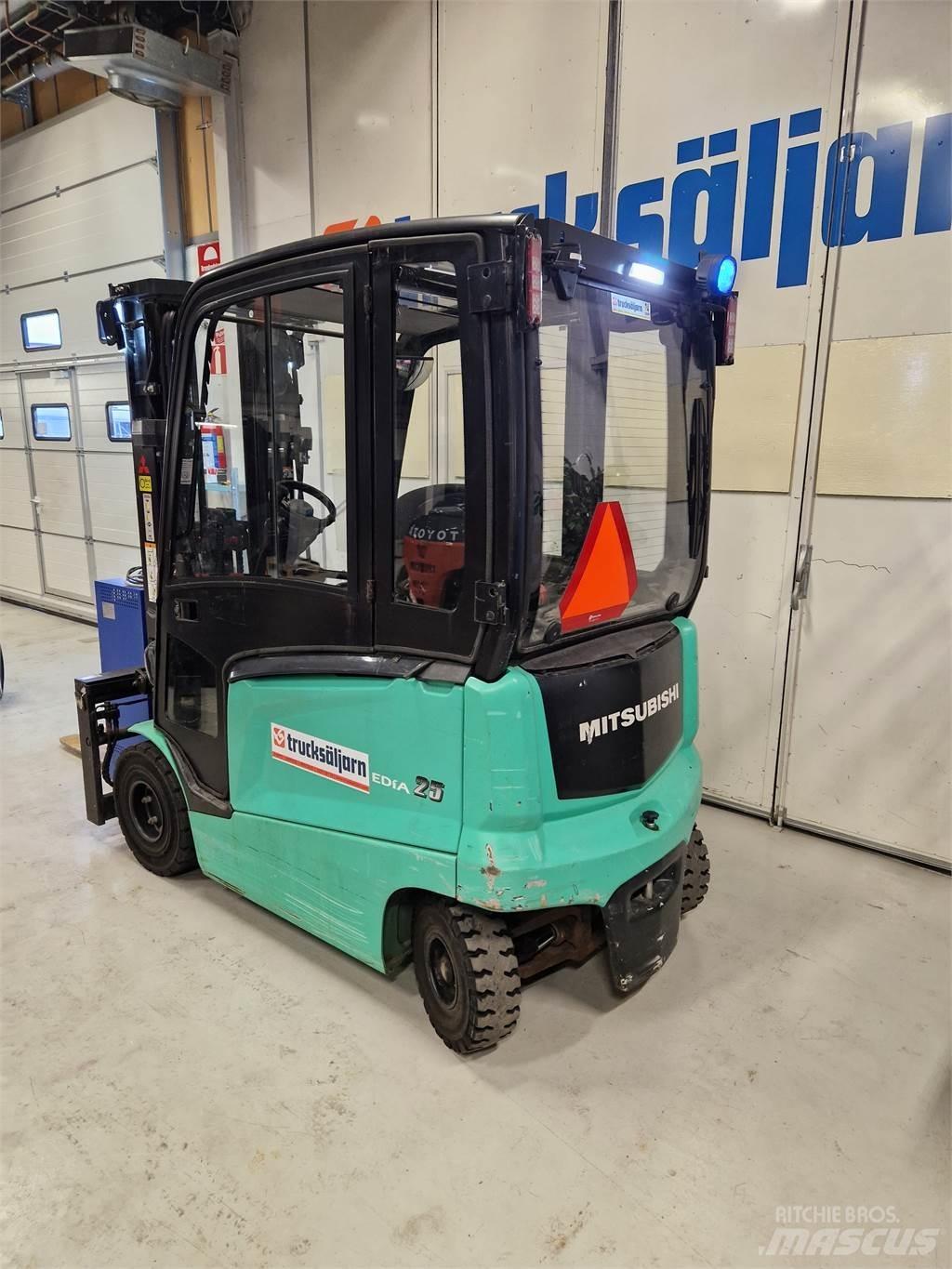 Mitsubishi FB25CN Elektromos targoncák