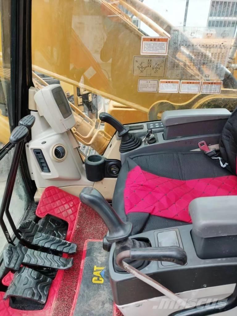 CAT 325 C Lánctalpas kotrók