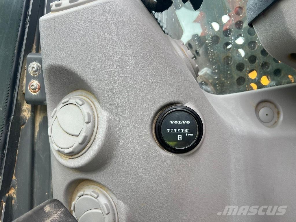 Volvo EC 380 EL HR Bontásra használt kotrók