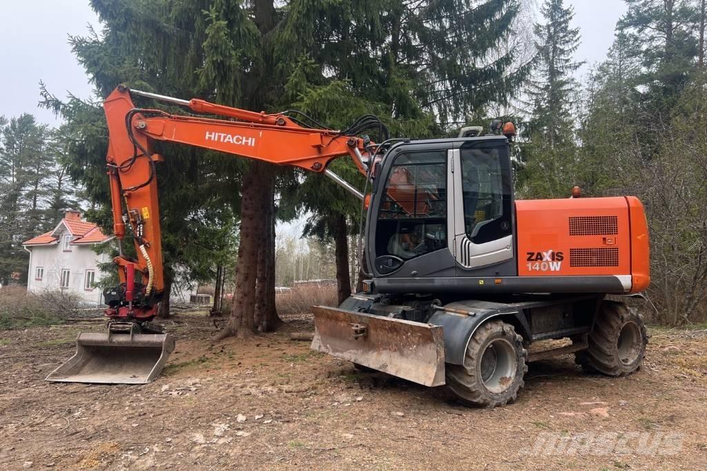 Hitachi ZX 140 W-3 Gumikerekes kotrók