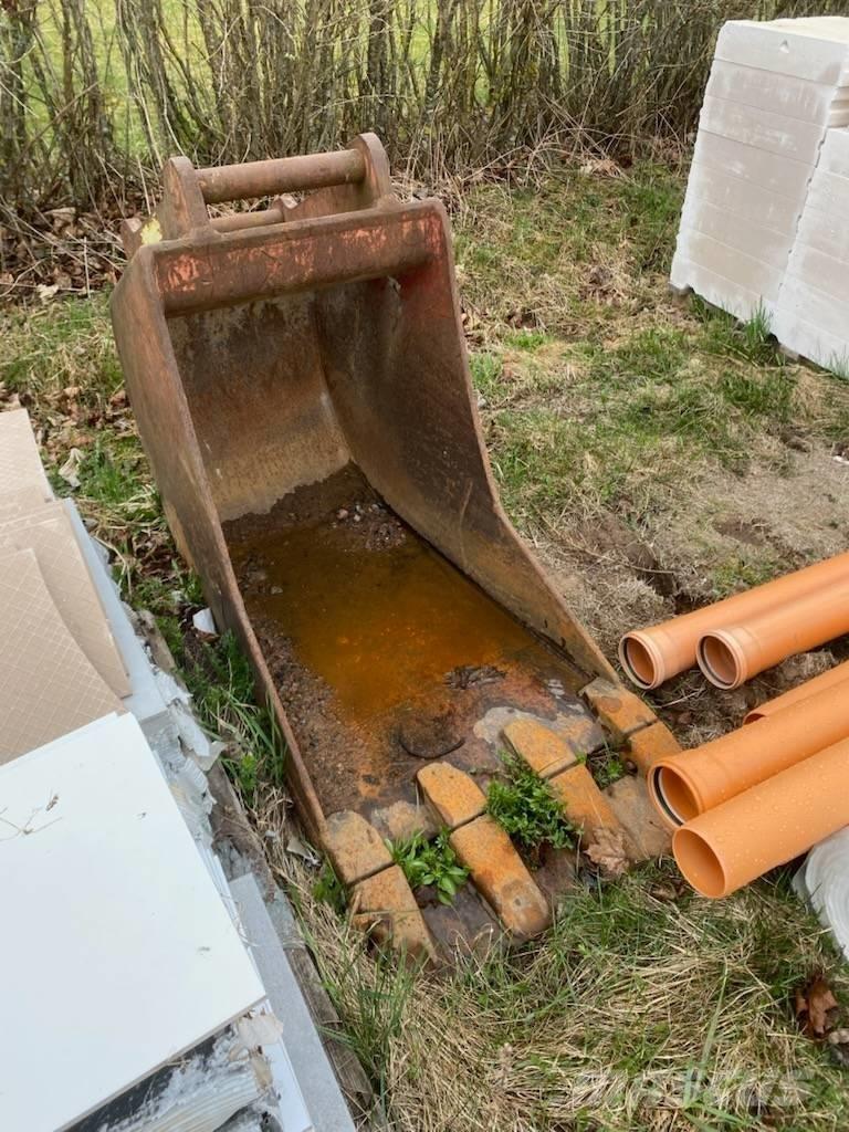 Hitachi ZX 140 W-3 Gumikerekes kotrók