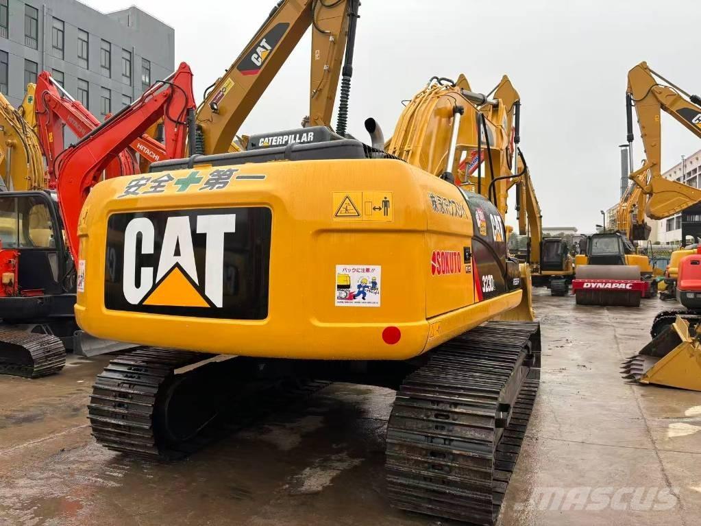CAT 323 D Lánctalpas kotrók