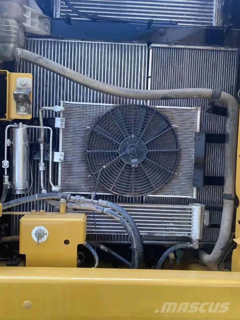 CAT 320GC Lánctalpas kotrók