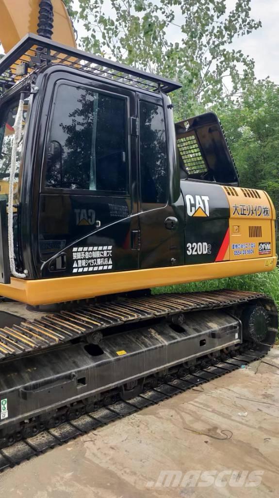 CAT 320D2 Lánctalpas kotrók