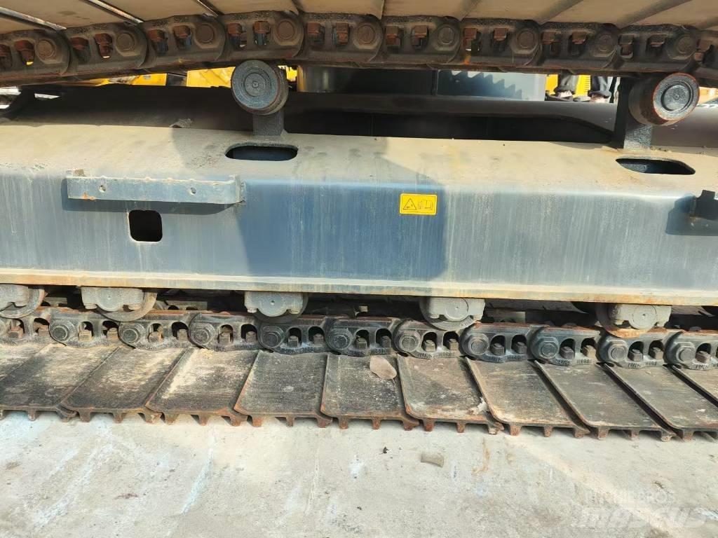 Kobelco SK200D Lánctalpas kotrók