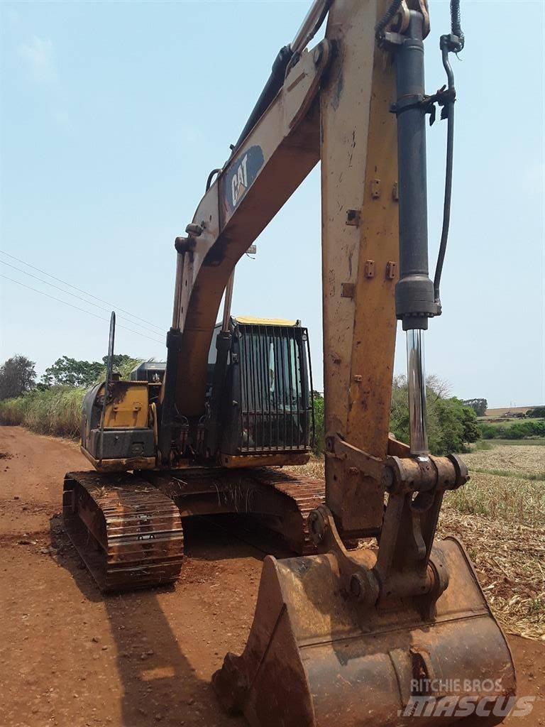 CAT 318D2L Lánctalpas kotrók