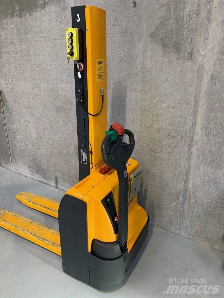 Jungheinrich EMC 110 Gyalogkíséretű targonca