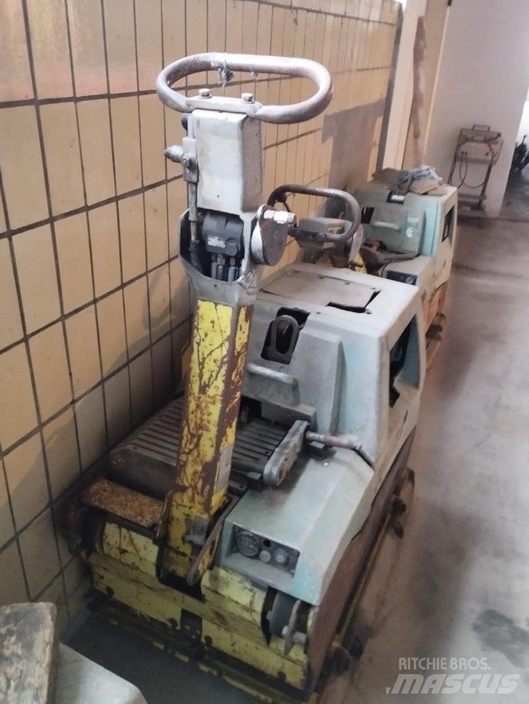 Ammann AVH 8020 Vibrátorok