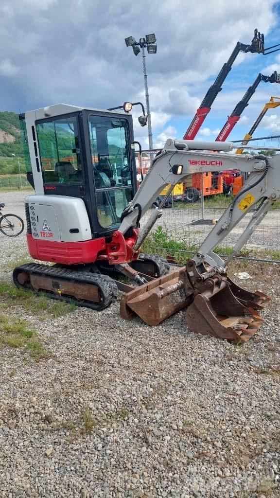 Takeuchi TB 23 R Mini kotrók < 7t