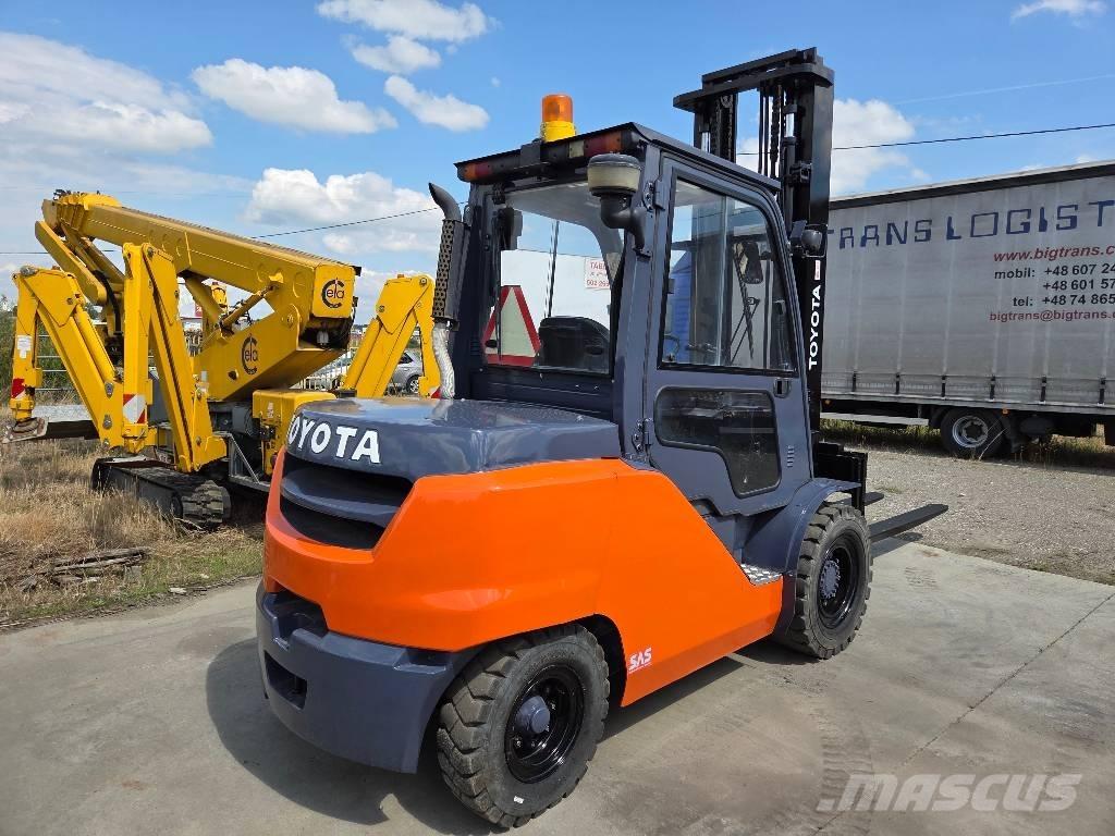 Toyota 40-8FD50N Dízel targoncák