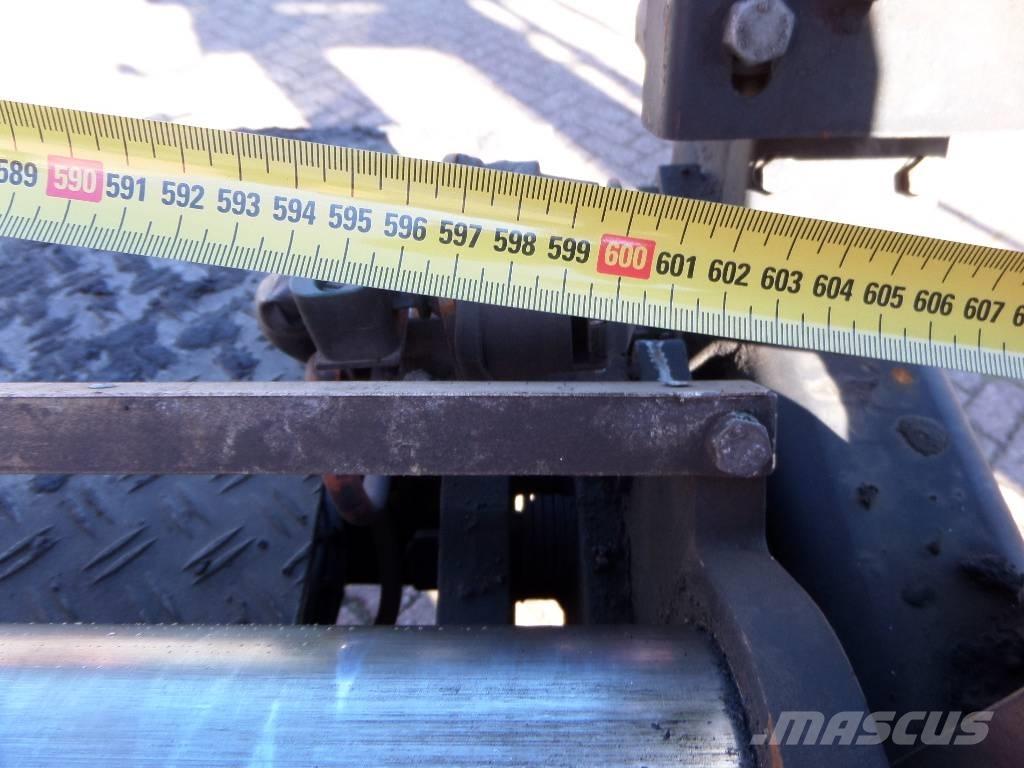 Dynapac F 30 CR Aszfalt terítõ gépek