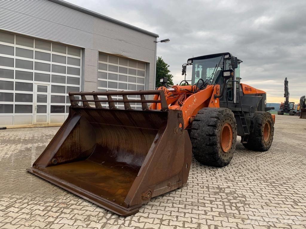 Hitachi ZW 310 Gumikerekes homlokrakodók