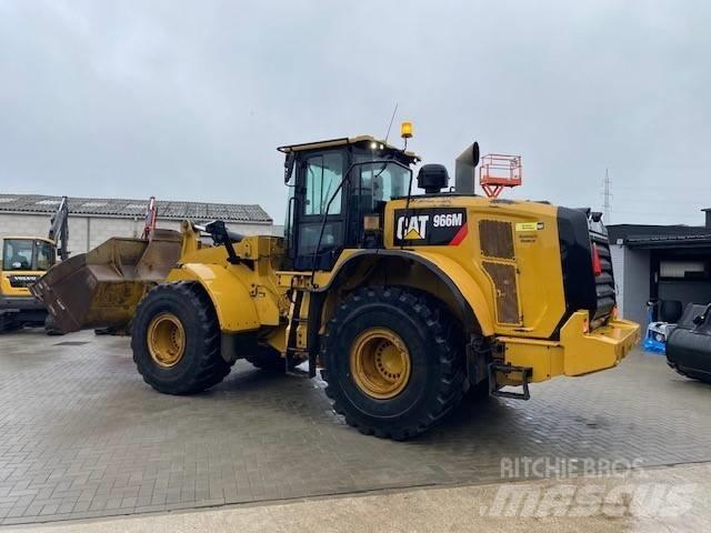 CAT 966 M Gumikerekes homlokrakodók