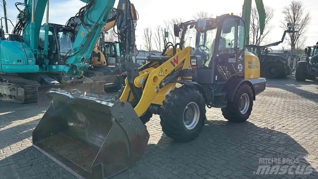 Wacker Neuson WL60 Gumikerekes homlokrakodók