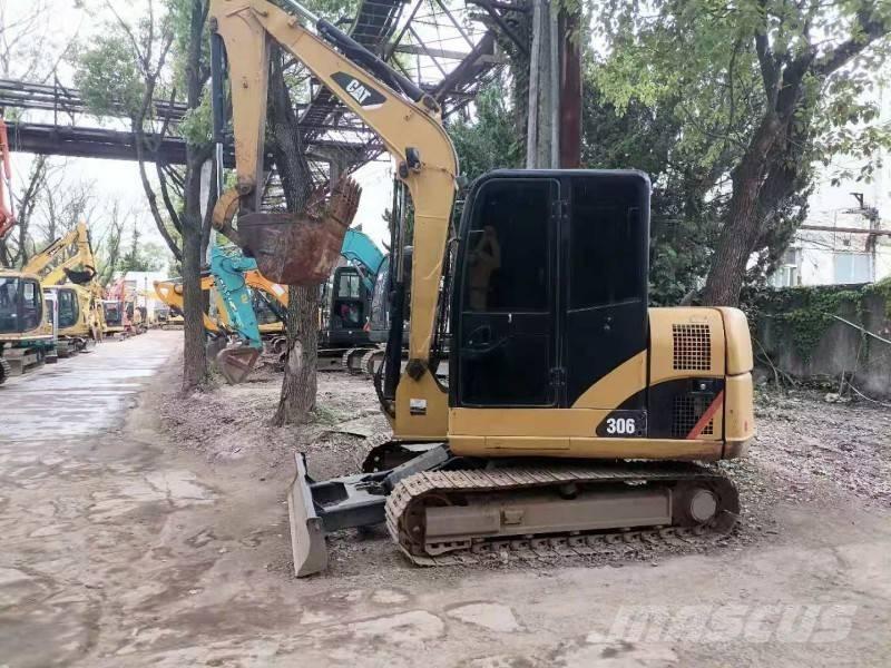 CAT 306 Mini kotrók < 7t