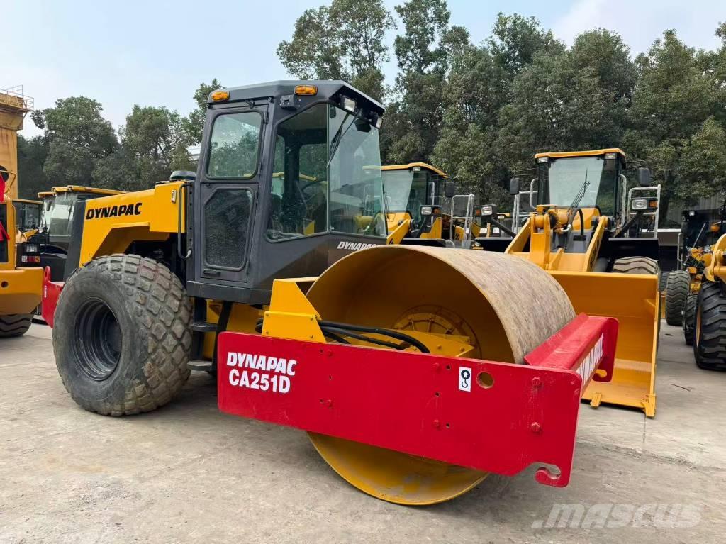 Dynapac CA251 D Egydobos hengerek