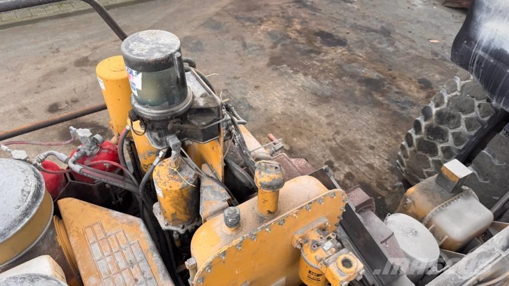 CAT 775 D Nehézdömper