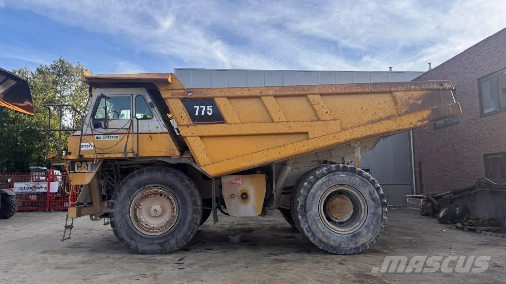 CAT 775 D Nehézdömper