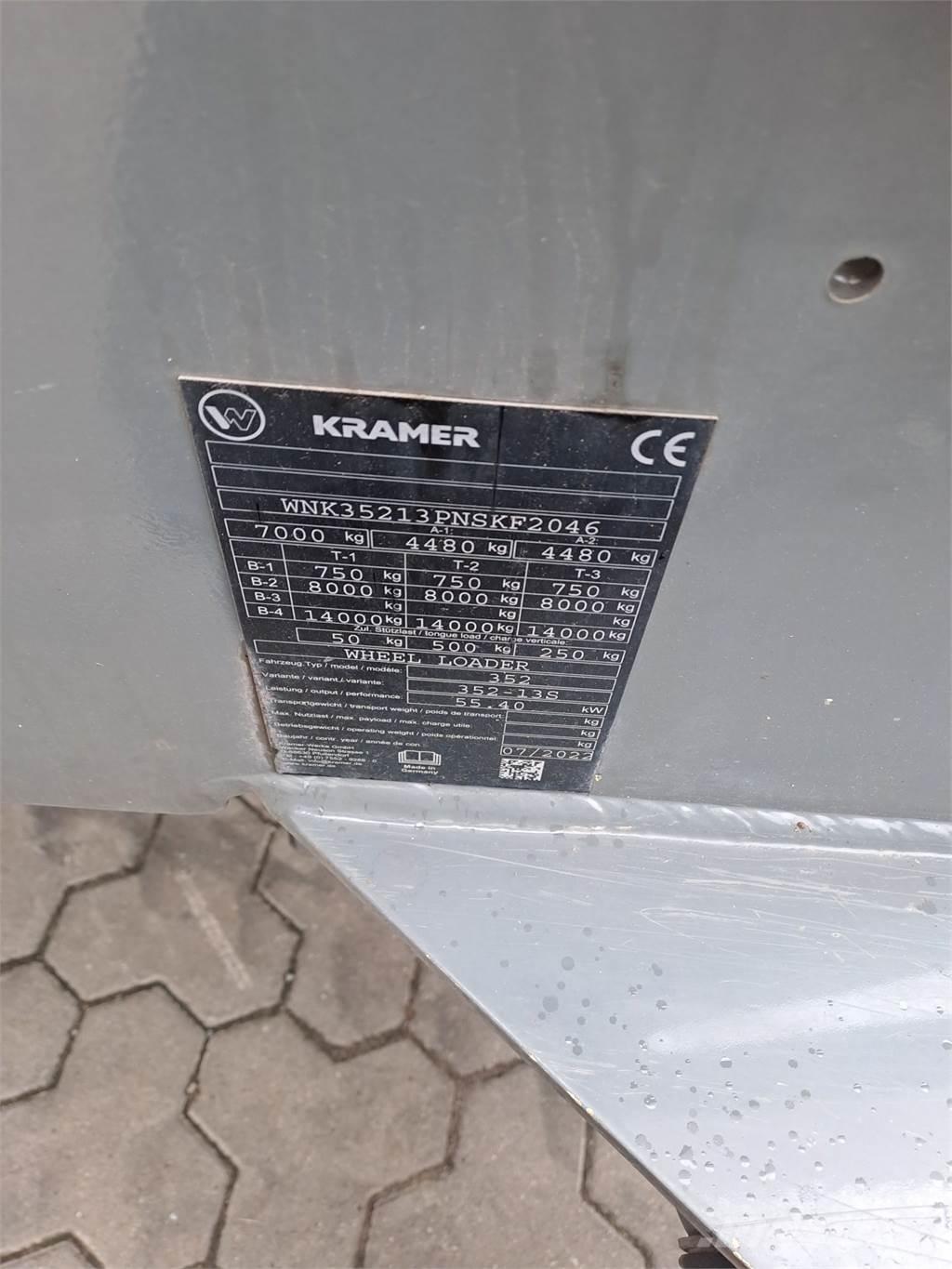 Kramer 8105 Gumikerekes homlokrakodók