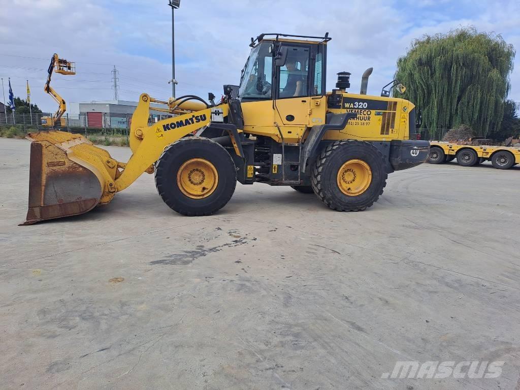 Komatsu WA 320-6 Gumikerekes homlokrakodók