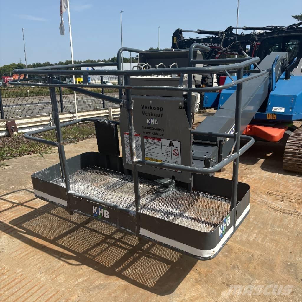 Aichi SR 12 B Teleszkópos emelők