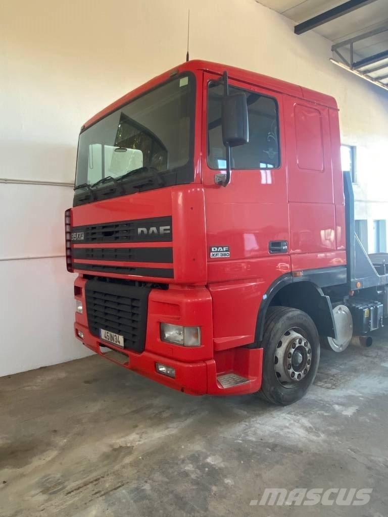 DAF XF 95.380 Platós / Ponyvás teherautók