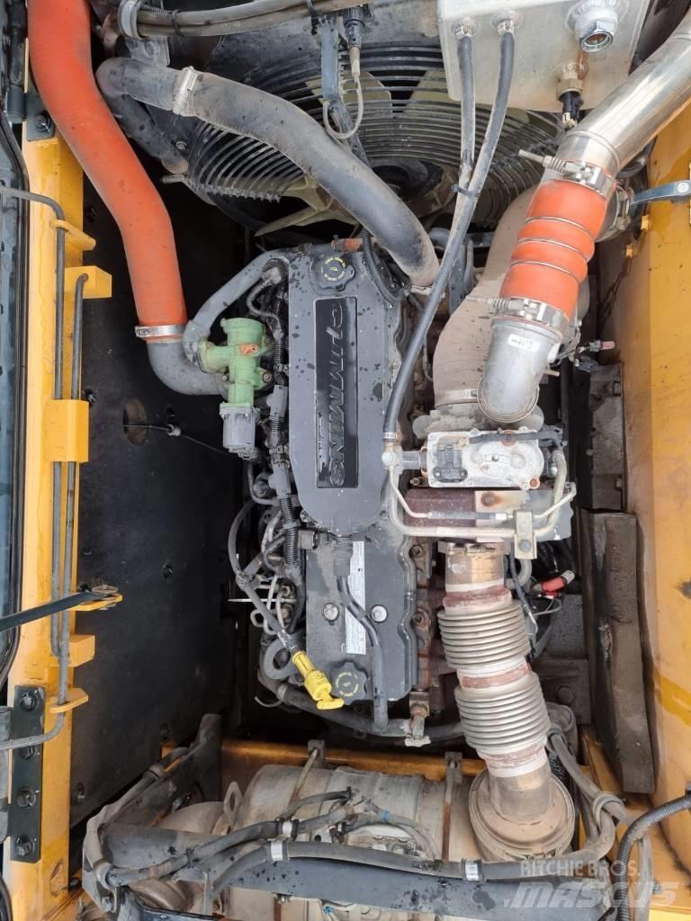 Hyundai HX 300 L Lánctalpas kotrók