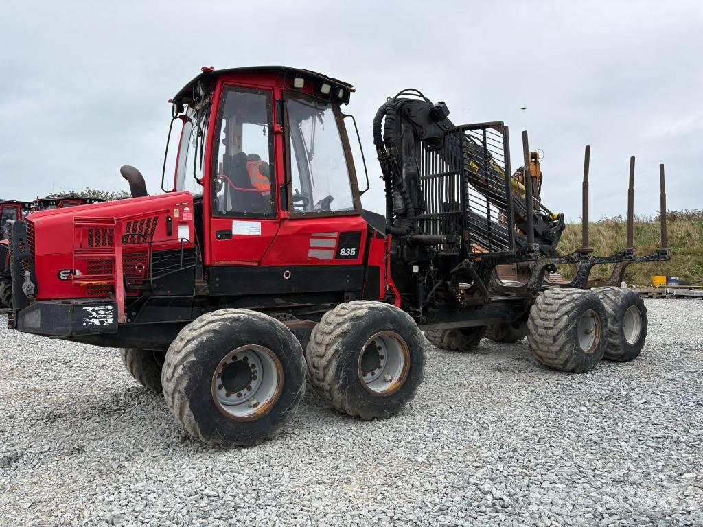 Komatsu 835 Kihordók