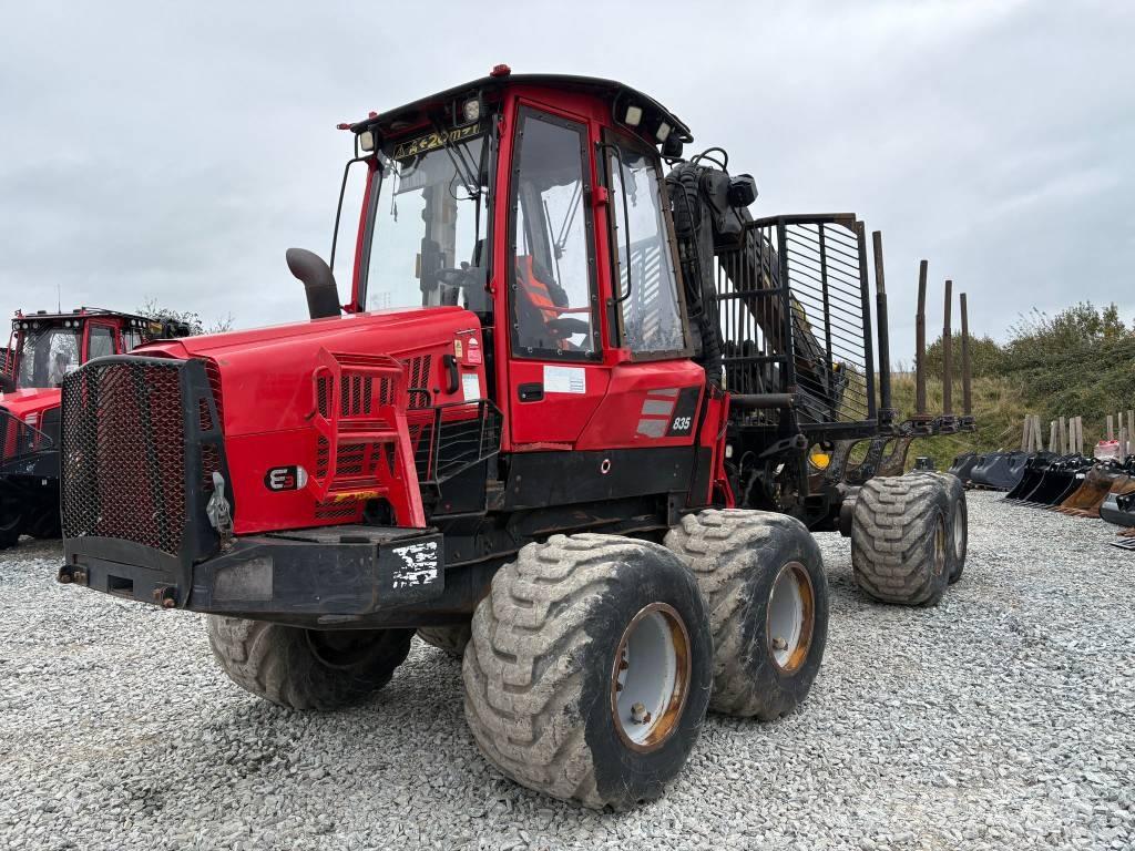 Komatsu 835 Kihordók