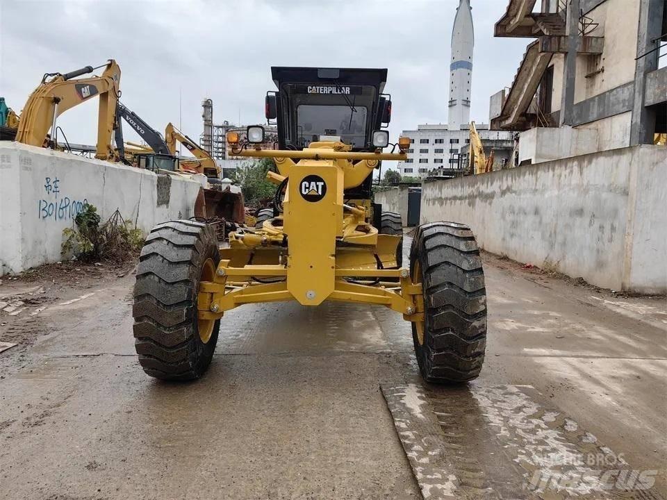CAT 140K Gréderek
