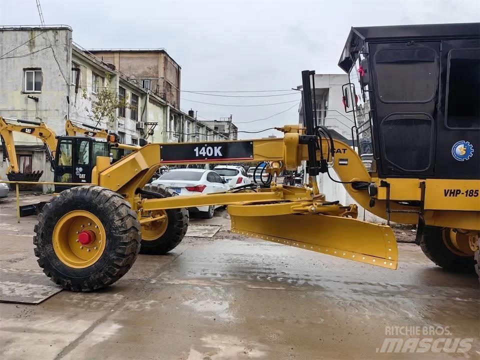 CAT 140K Gréderek