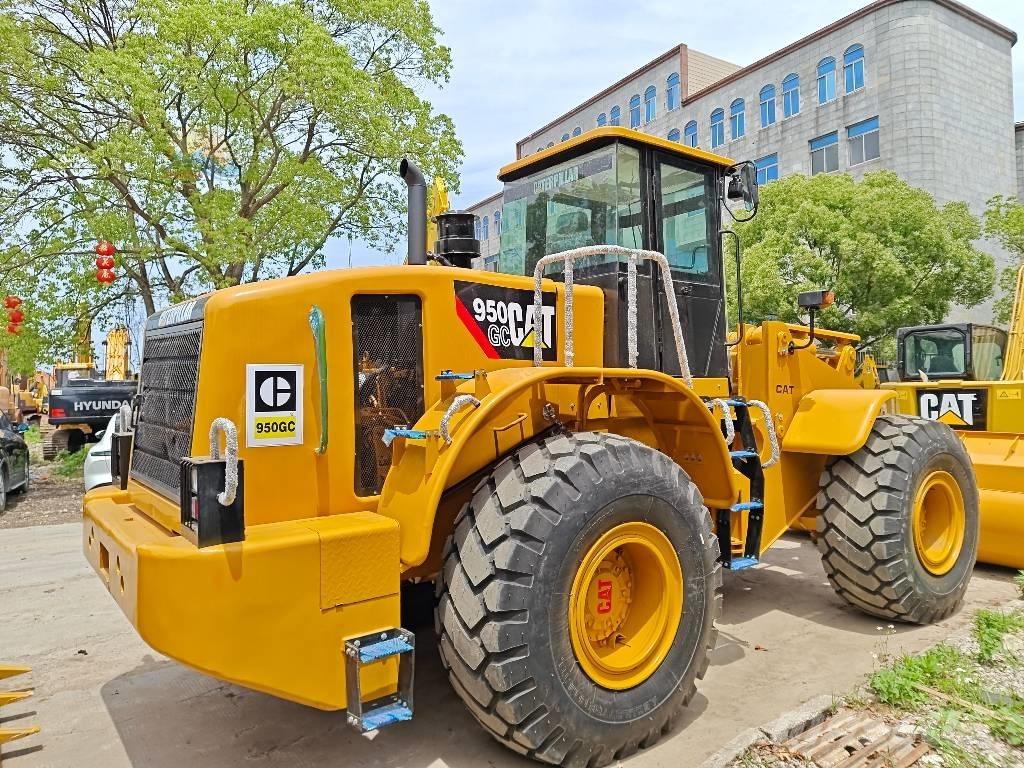 CAT 950 GC Gumikerekes homlokrakodók