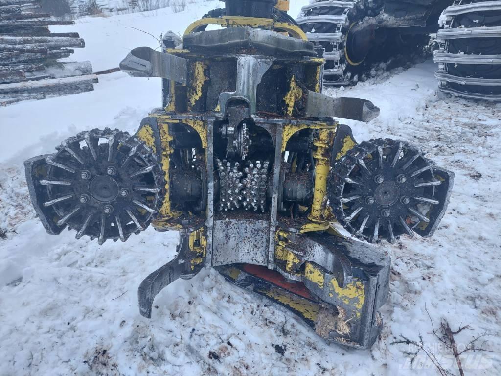 John Deere 1070 E Betakarítók