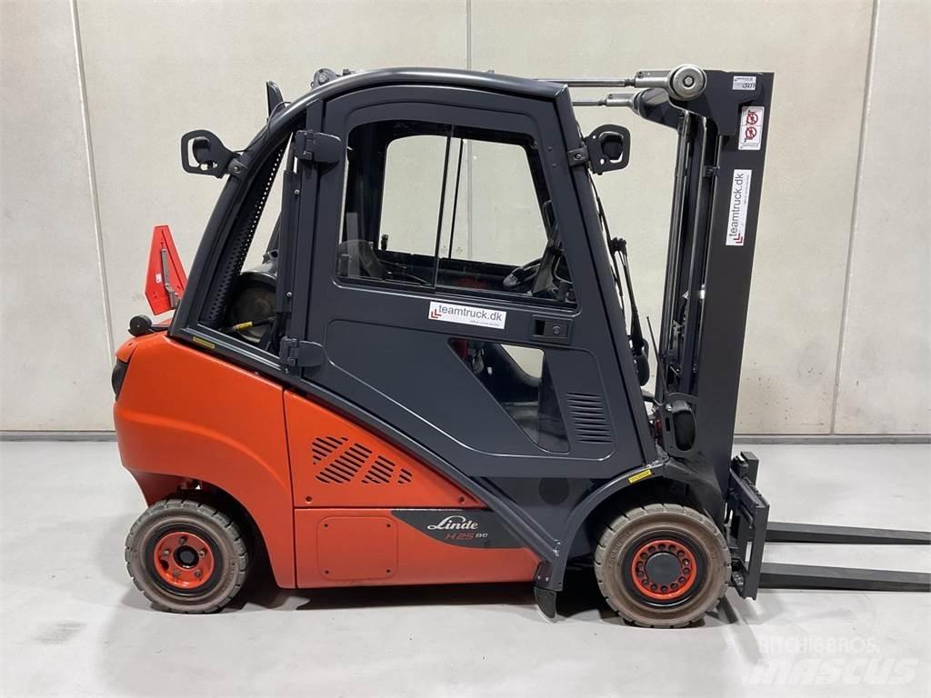 Linde H25T-02 Gázüzemű targoncák