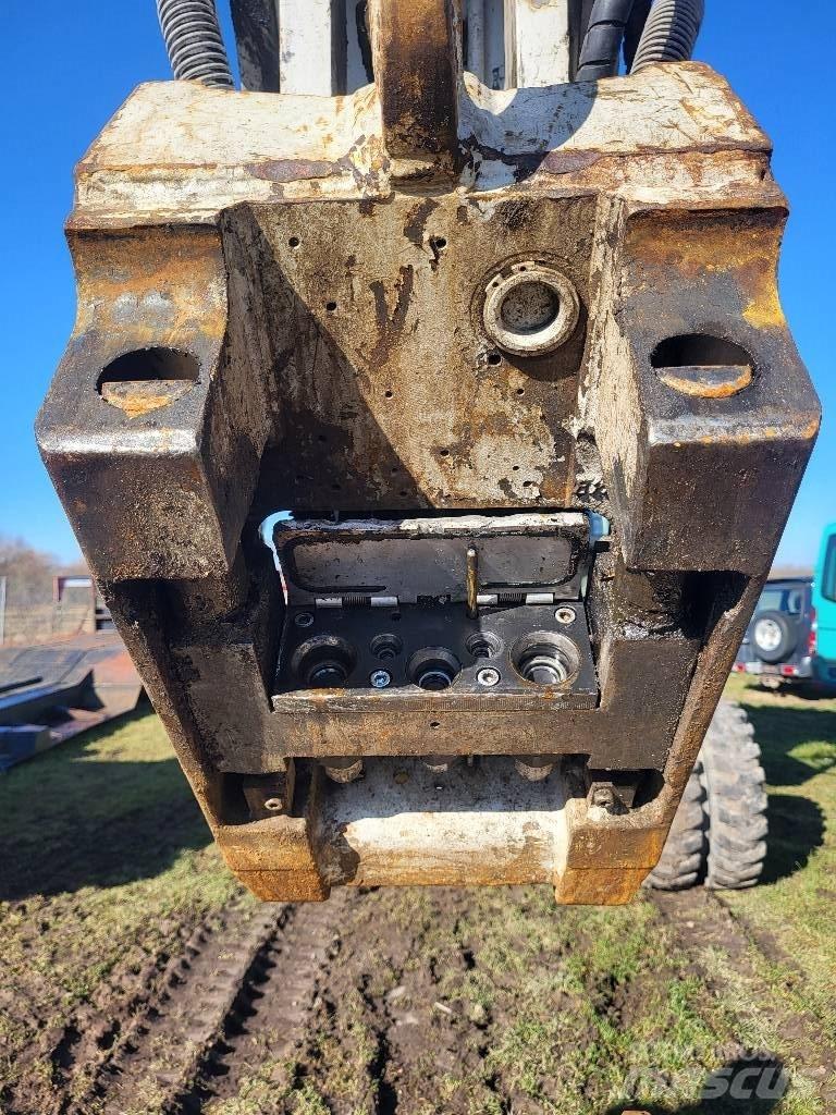 Hitachi ZX 170 W-3 Gumikerekes kotrók