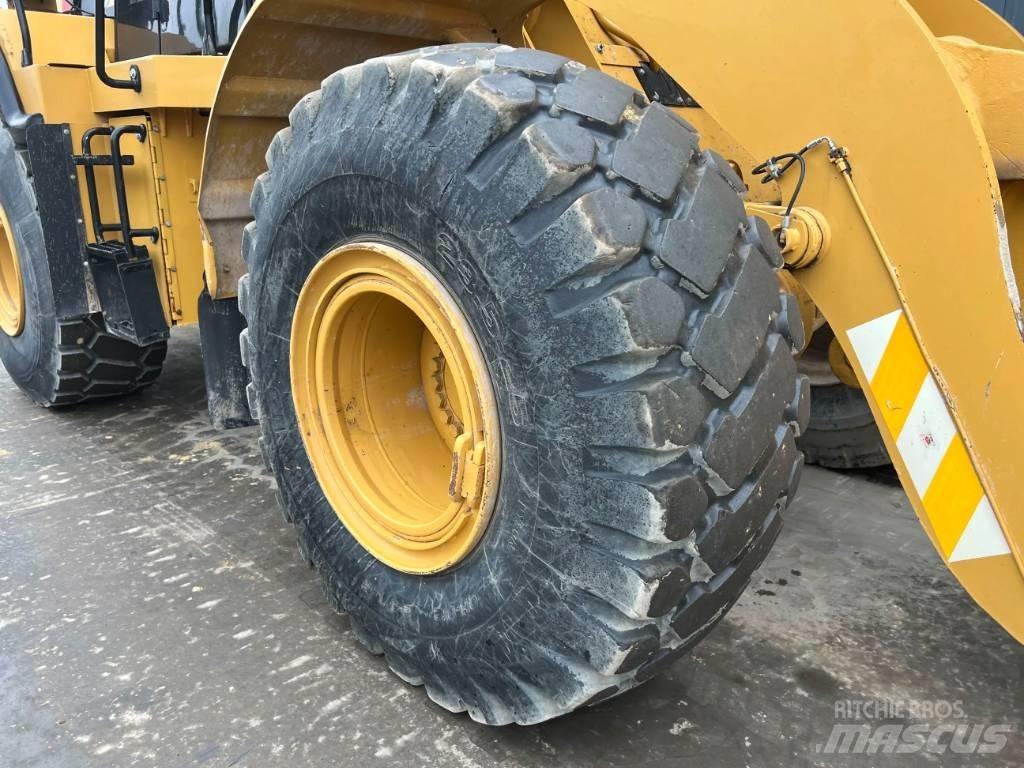 CAT 950H Gumikerekes homlokrakodók