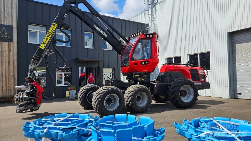 Komatsu 911 Betakarítók
