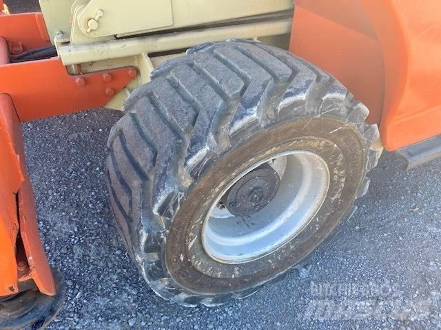 JLG 4394 RT Karos emelők