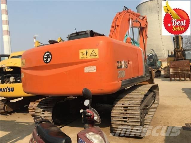 Hitachi ZX 200 Lánctalpas kotrók