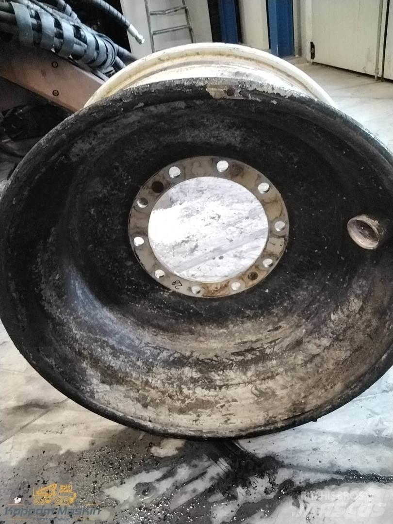 Sampo Hr46x 15x28 Gumiabroncsok, kerekek és felnik