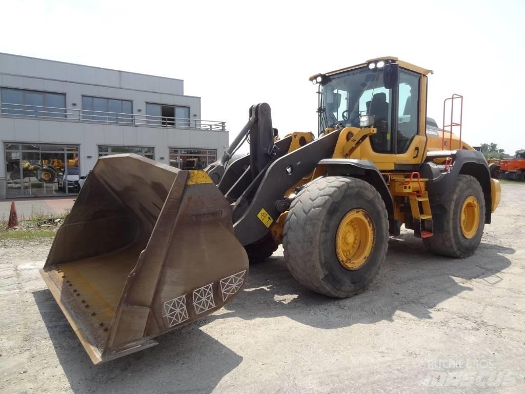 Volvo L 120 H Gumikerekes homlokrakodók