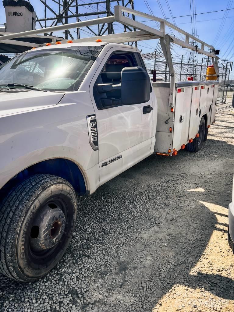 Ford F 350 XL Kis teherszállító/Platós kocsi