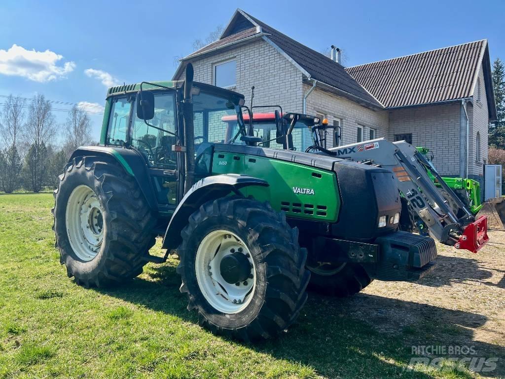 Valtra 8450 Traktorok