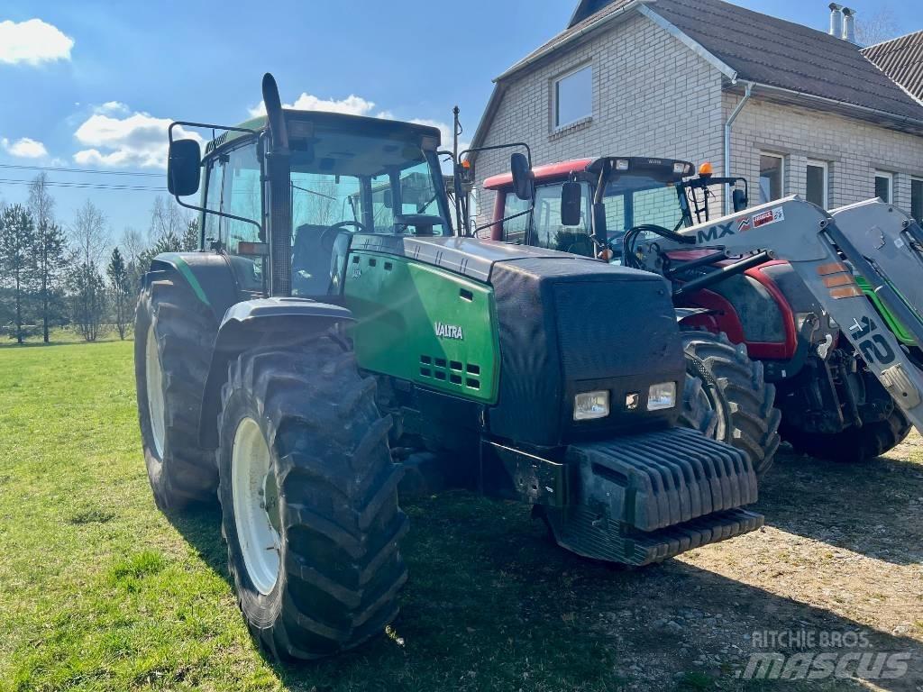 Valtra 8450 Traktorok