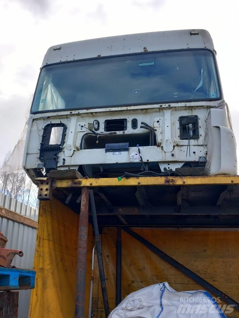 DAF XF105.460 Vezetőfülke és belső tartozékok