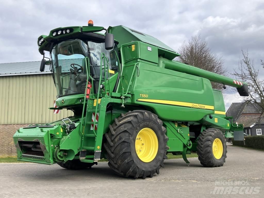 John Deere T550 Kombájnok
